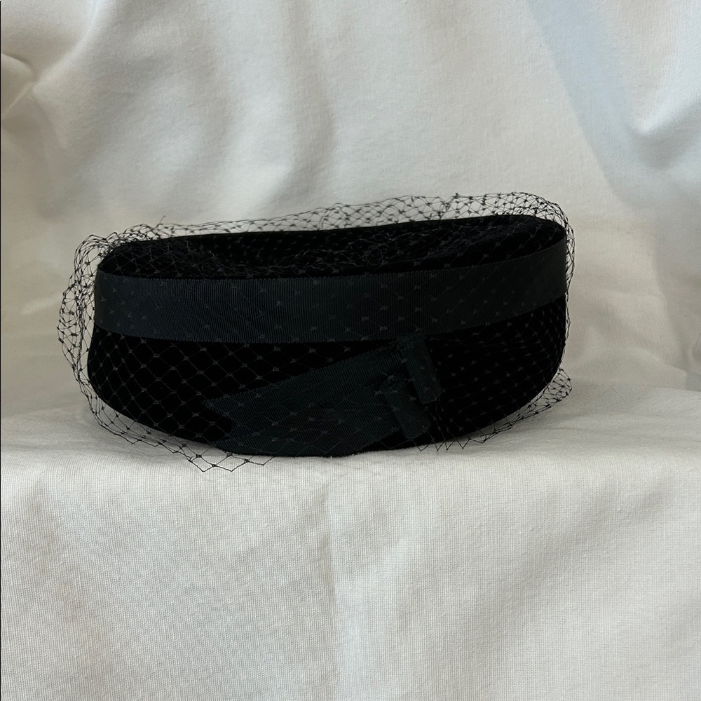 Chic Black Veiled Hat for Women